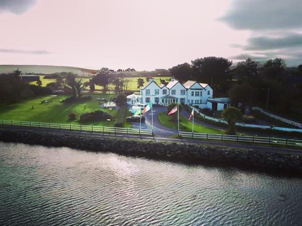 Milltown House Dingle Hotel Exterior foto